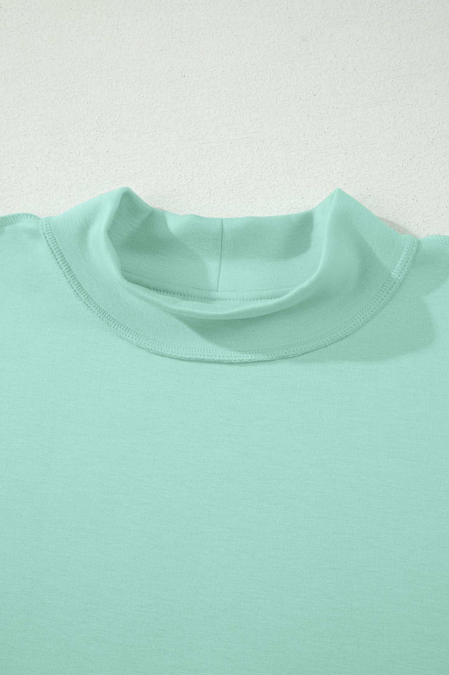 ミストブルー ソリッドカラー 露出シーム モックネック オーバーサイズ Tシャツ カジュアル ショーツ 2 個 衣装